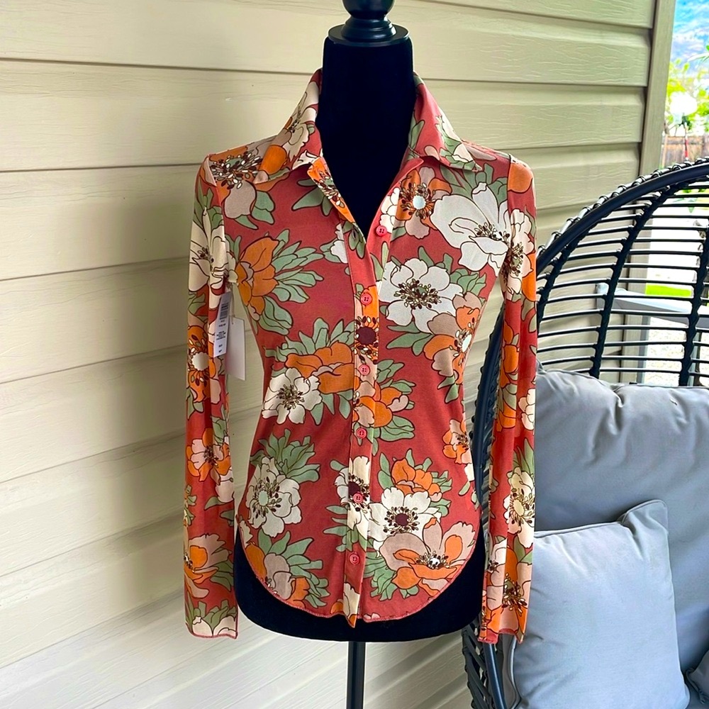 NWT Aritzia Wilfred “pose hip” lightweight button up fitted blouse (XS)